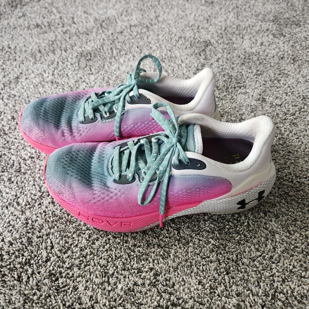 Women's UA HOVR Machina 3 Daylight Shoes